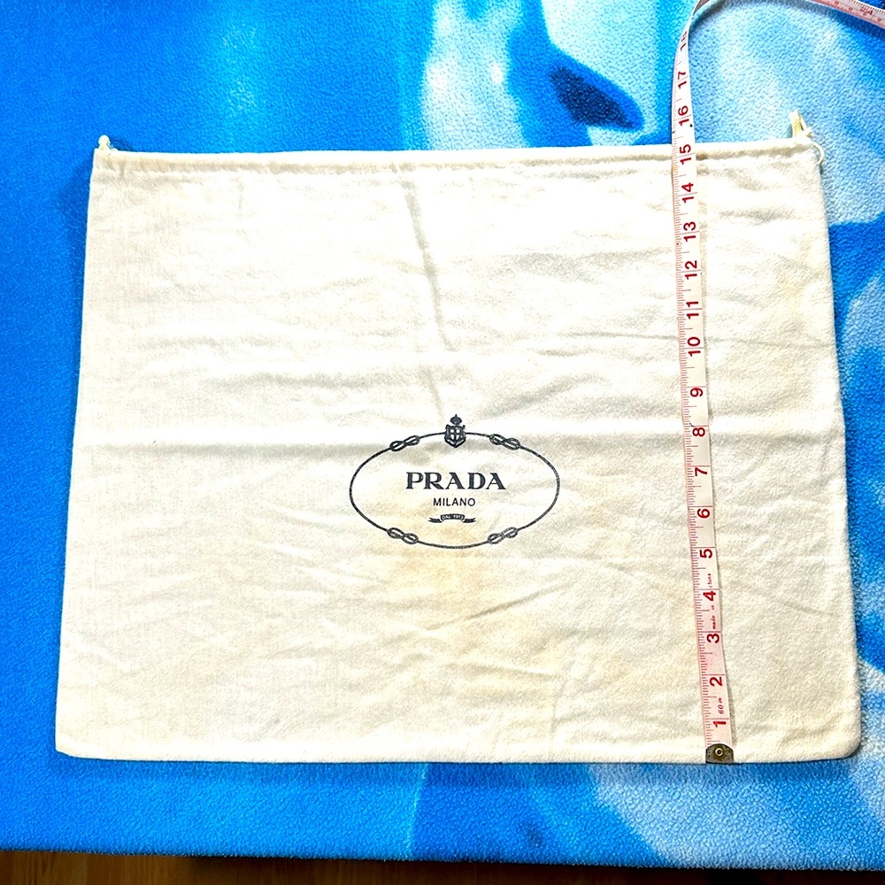 PRADA Dust Cover - Picture 2 of 4